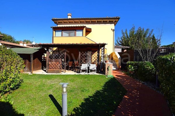 casa semindipendente in vendita a Poggibonsi in zona Borgaccio
