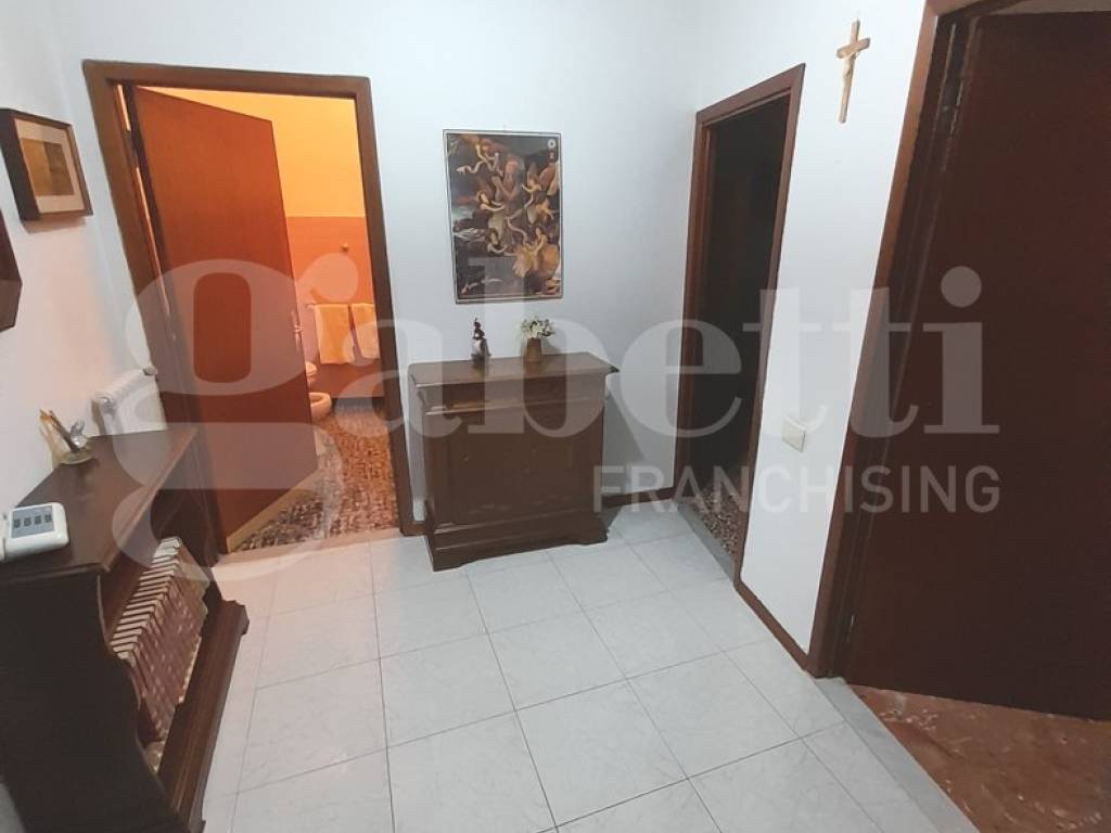 appartamento in vendita a Poggibonsi in zona Staggia Senese