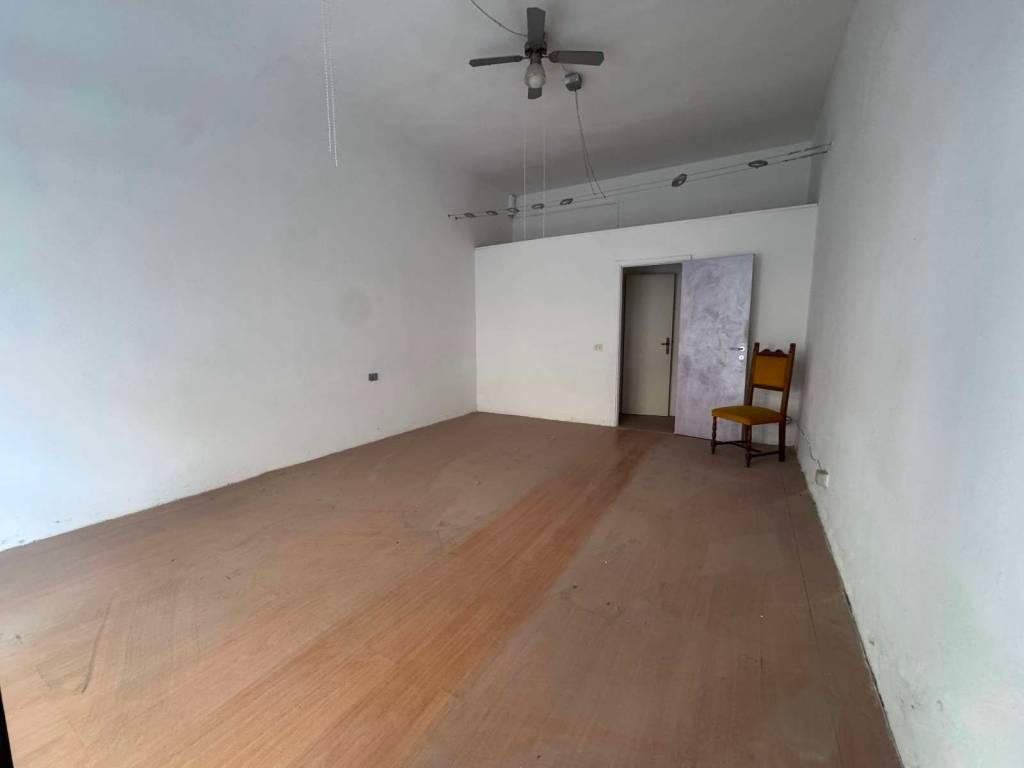 negozio in vendita a Poggibonsi