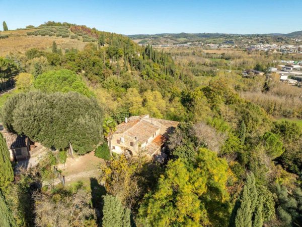 casa indipendente in vendita a Poggibonsi