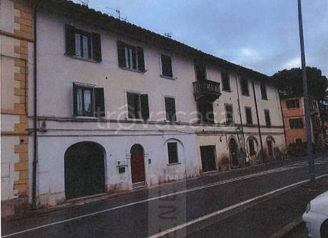 appartamento in vendita a Poggibonsi in zona Staggia Senese