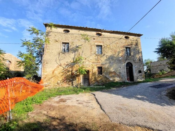 casa indipendente in vendita a Poggibonsi in zona Campomaggio