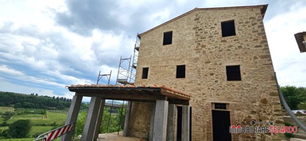 casa indipendente in vendita a Poggibonsi