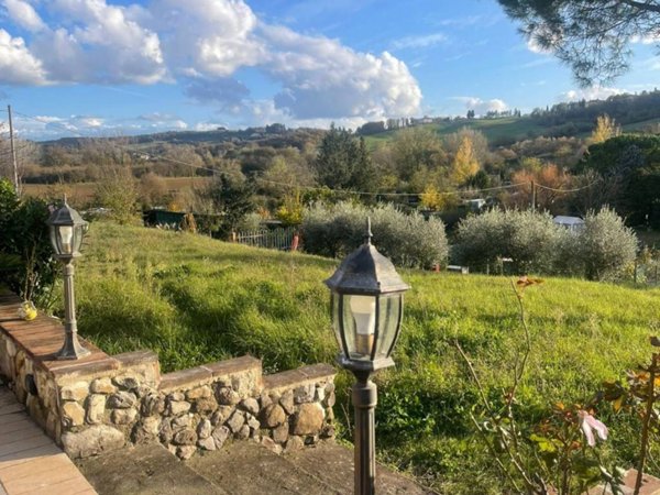 casa indipendente in vendita a Poggibonsi