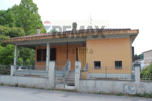 casa indipendente in vendita a Poggibonsi