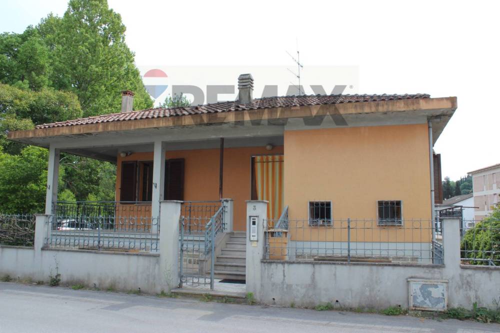 casa indipendente in vendita a Poggibonsi