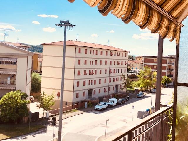 appartamento in vendita a Poggibonsi in zona Centro Storico