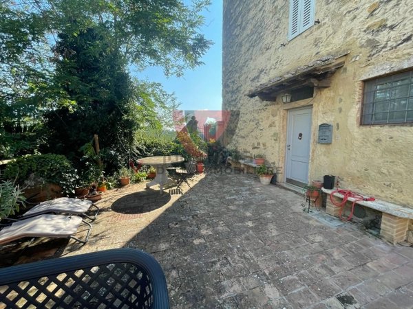 appartamento in vendita a Poggibonsi in zona Campomaggio