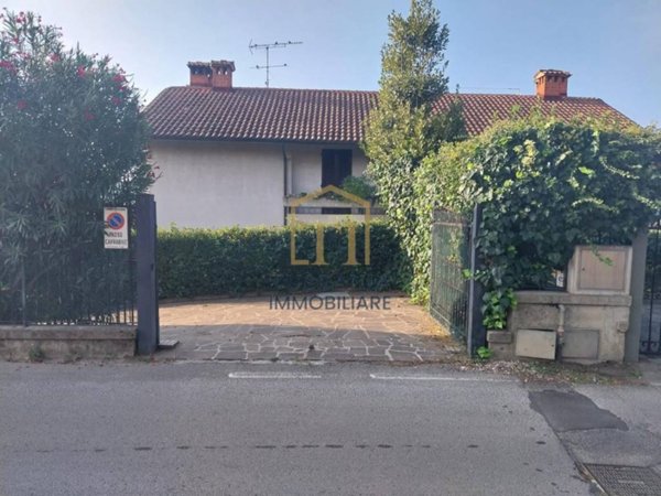 casa indipendente in vendita a Poggibonsi in zona Borgaccio