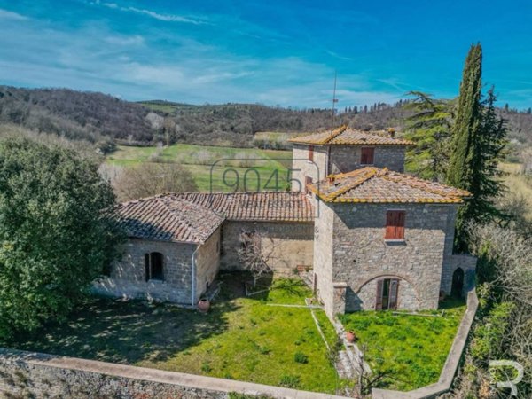casa indipendente in vendita a Poggibonsi in zona Centro Storico