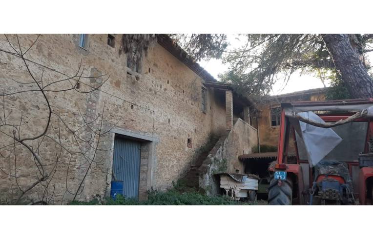 casa indipendente in vendita a Poggibonsi in zona Talciona