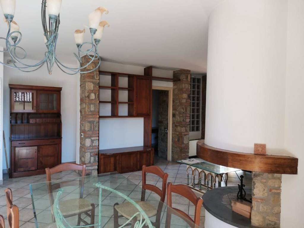 casa indipendente in vendita a Poggibonsi