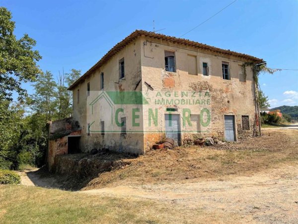 casa indipendente in vendita a Poggibonsi in zona Staggia Senese