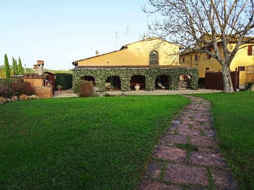 appartamento in vendita a Poggibonsi in zona Staggia Senese