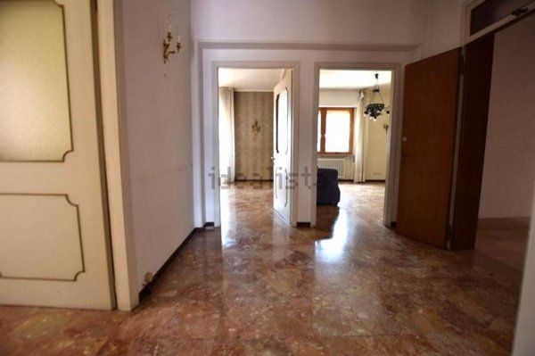 casa indipendente in vendita a Poggibonsi in zona Centro Storico
