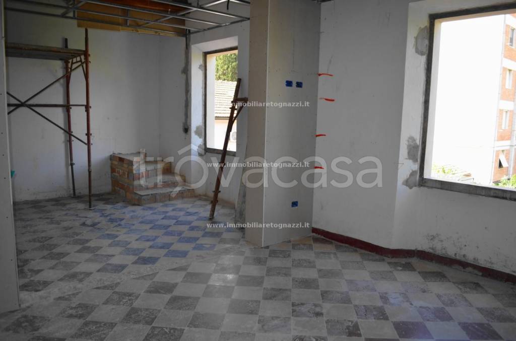 appartamento in vendita a Poggibonsi in zona Centro Storico