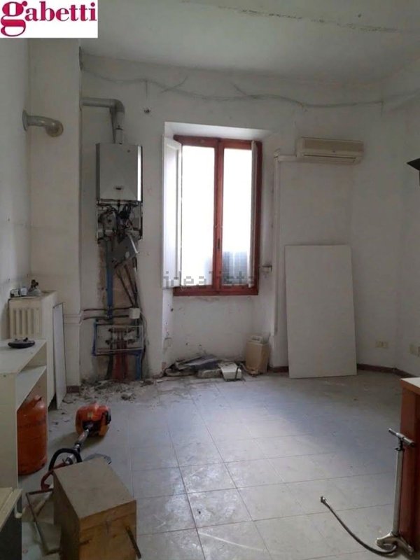 ufficio in vendita a Poggibonsi in zona Centro Storico