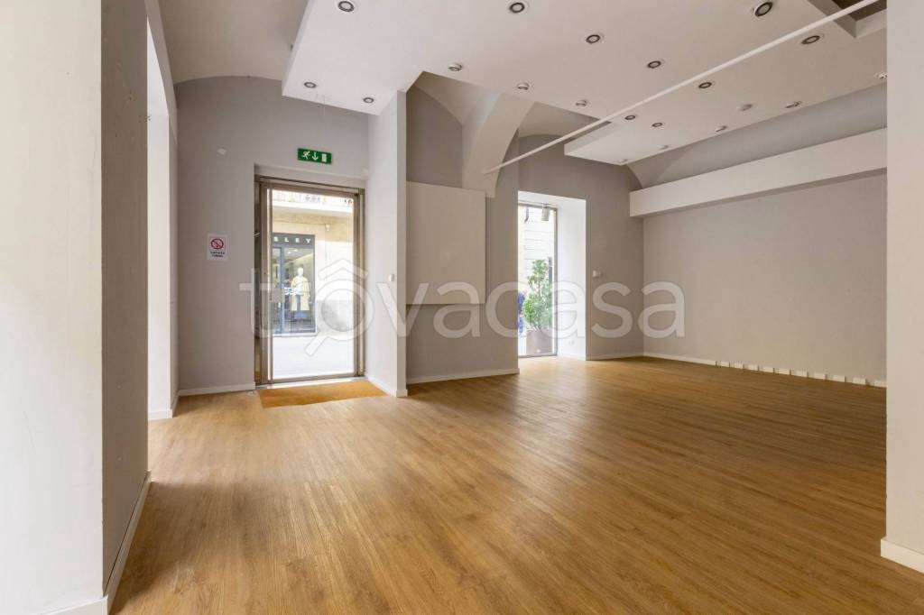 locale di sgombero in vendita a Poggibonsi in zona Centro Storico