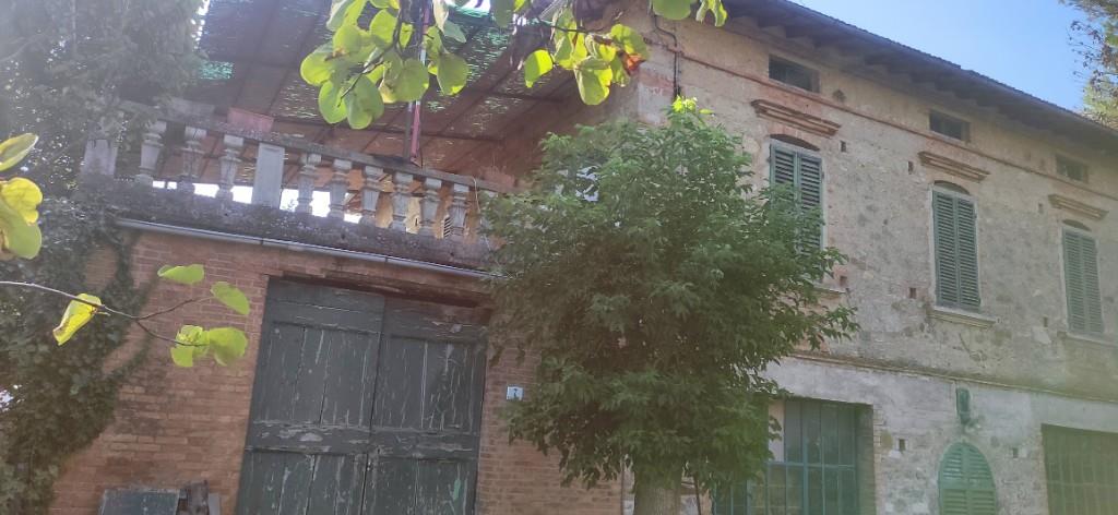 casa indipendente in vendita a Poggibonsi in zona Staggia Senese