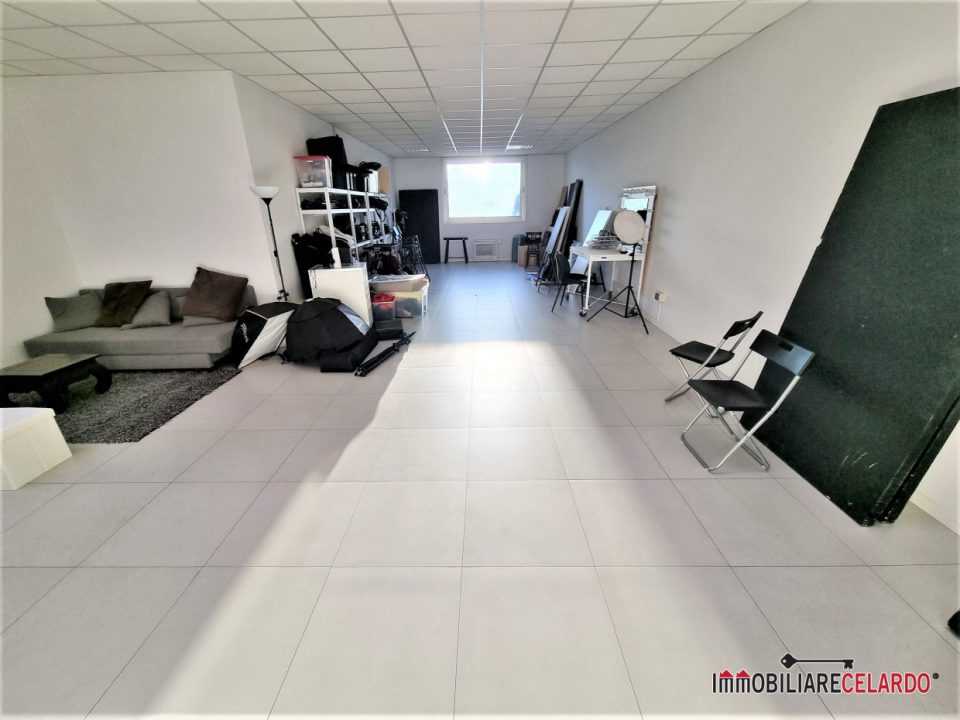 locale commerciale in vendita a Poggibonsi in zona Staggia Senese