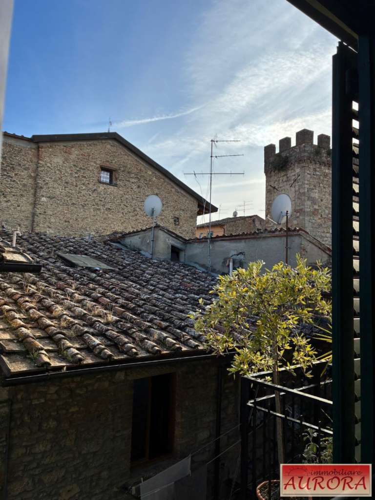 appartamento in vendita a Poggibonsi in zona Centro Storico
