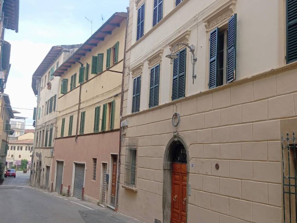 appartamento in vendita a Poggibonsi in zona Centro Storico