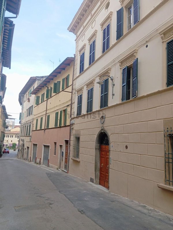 appartamento in vendita a Poggibonsi in zona Centro Storico