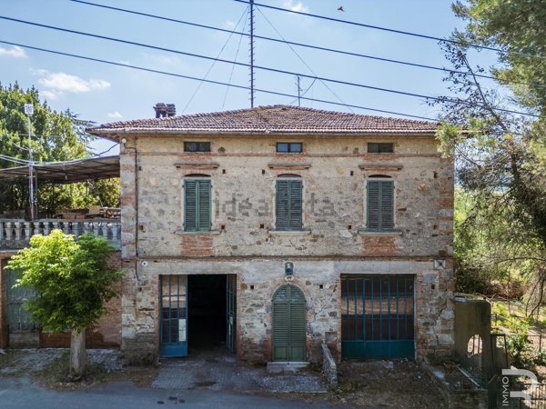 casale in vendita a Poggibonsi in zona Staggia Senese