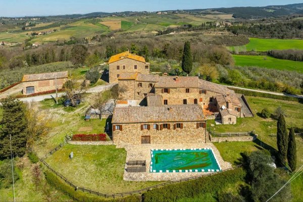 casa indipendente in vendita a Poggibonsi