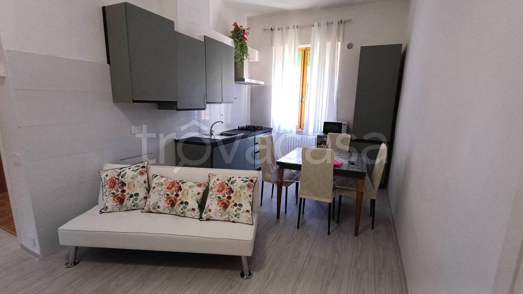 appartamento in vendita a Poggibonsi in zona Centro Storico