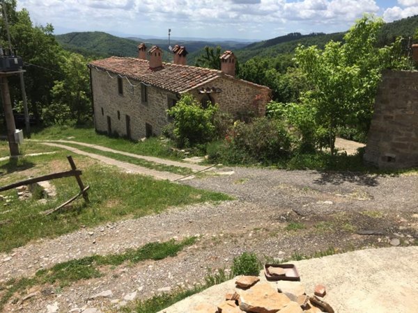 casa indipendente in vendita a Radda in Chianti in zona Badia a Montemuro