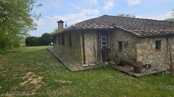 casa indipendente in vendita a Radda in Chianti in zona Volpaia
