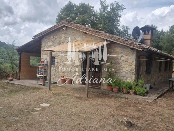 casa indipendente in vendita a Radda in Chianti in zona Volpaia