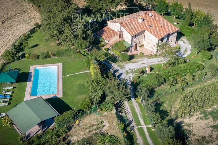casa indipendente in vendita a Radicofani