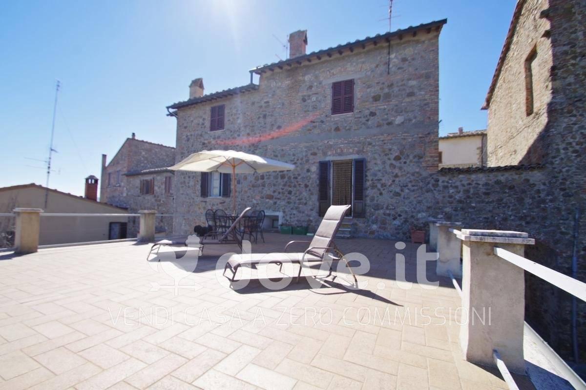 appartamento in vendita a Radicofani in zona Contignano