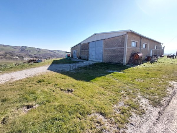 casale in vendita a Radicofani