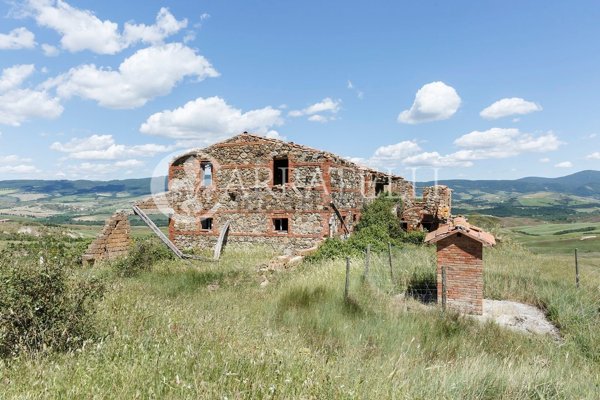 rudere in vendita a Radicofani in zona Contignano