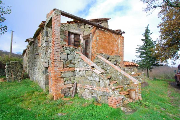 casale in vendita a Radicofani