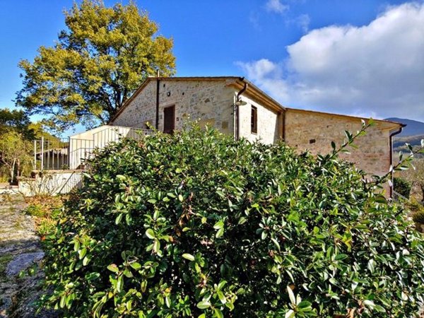 casale in vendita a Radicofani