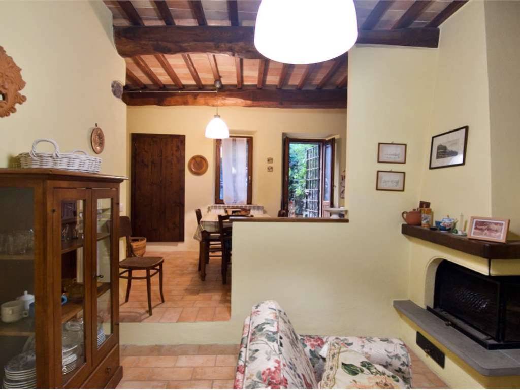 intera palazzina in vendita a Radicofani