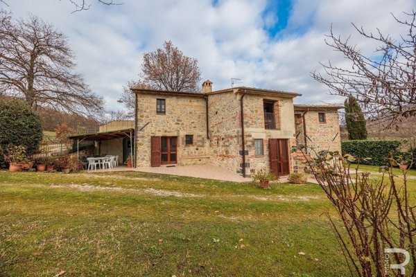 casale in vendita a Radicofani