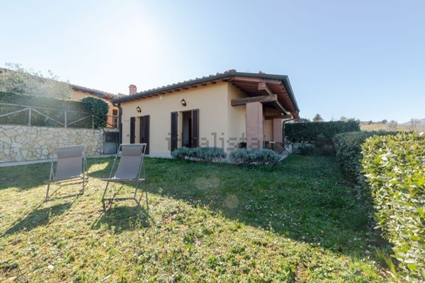 appartamento in vendita a Radicofani in zona Contignano