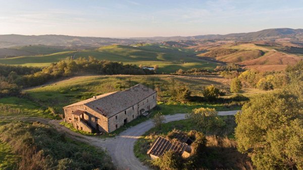 casale in vendita a Radicofani