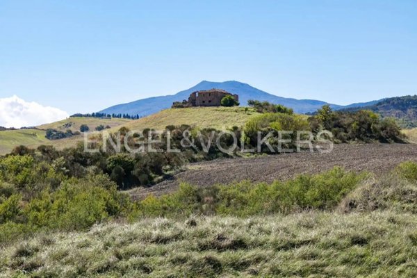 casale in vendita a Radicofani in zona Contignano