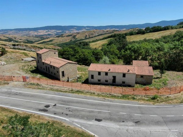 intera palazzina in vendita a Radicofani