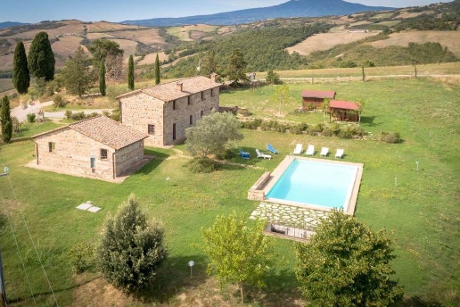 casale in vendita a Radicofani