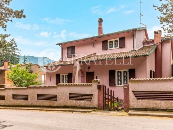 casa indipendente in vendita a Radicofani