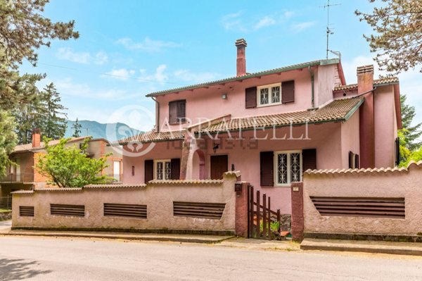 casa indipendente in vendita a Radicofani