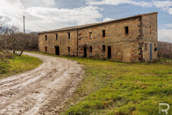casale in vendita a Radicofani