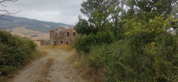 casale in vendita a Radicofani